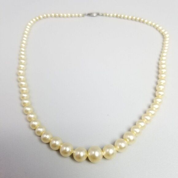 Vintage Cream Faux Pearl Beaded Necklace with Sterling Clasp, Graduated Size - Picture 1 of 9